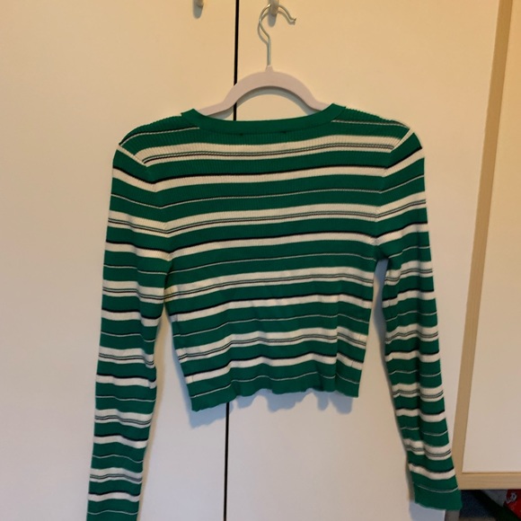 Slightly cropped knit sweater - Picture 2 of 3